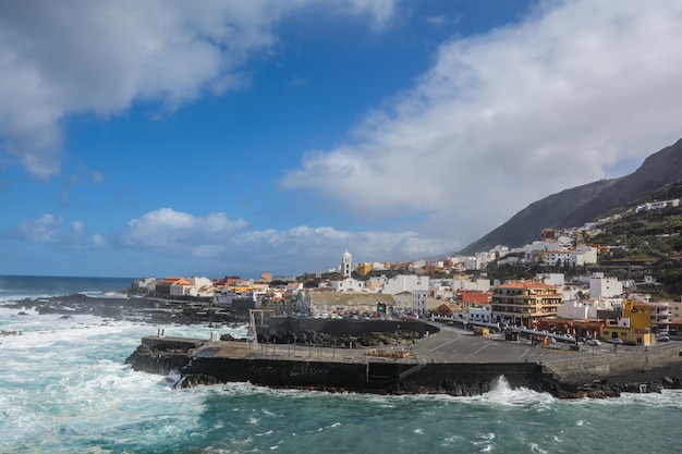 Belle vue panoramique sur une ville confortable de Garachico, Tenerife, Canaries, Espagne