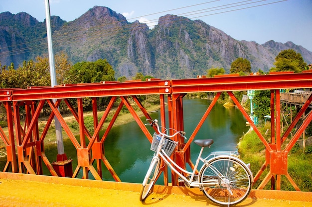 Une belle vue panoramique sur la ville de Vang Vieng située au Laos