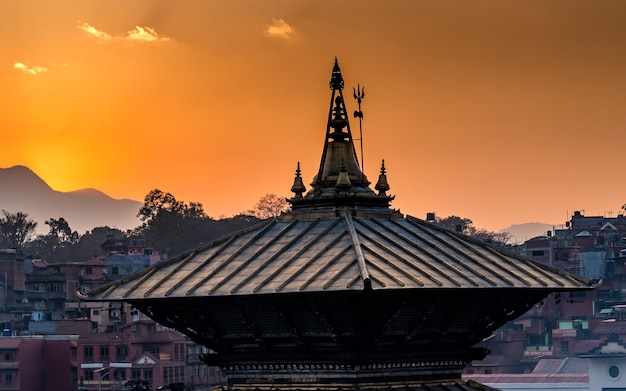 Belle vue sur le paysage du temple de Pashupatinath pendant le festival maha shivratri à KathmanduNepal