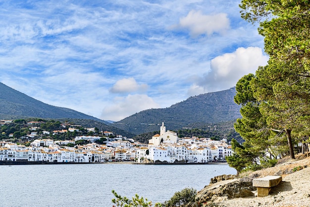 Belle vue sur la pittoresque ville de Cadaqus Costa Brava Gérone Catalogne Espagne