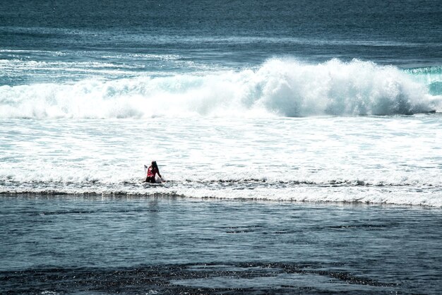 Une belle vue sur la plage d'Uluwatu située à Bali en Indonésie