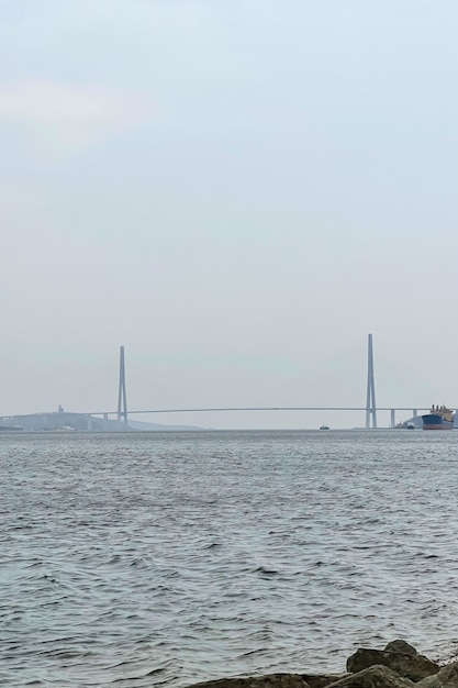 belle vue sur le pont et la baie