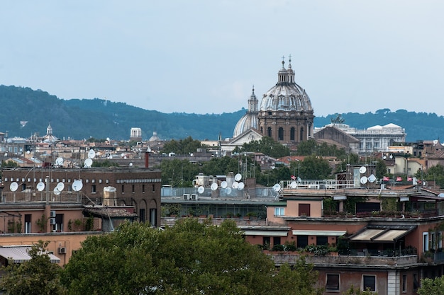 Belle vue sur la Rome italienne en été