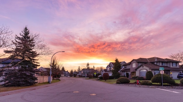 Belle vue sur la rue dans le quartier résidentiel