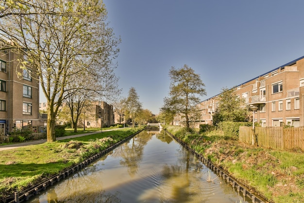 Belle vue d'un service d'eau moderne et propre