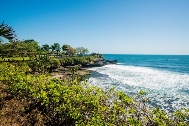 Une belle vue sur Tanah Lot situé à Ubud Bali Indonésie