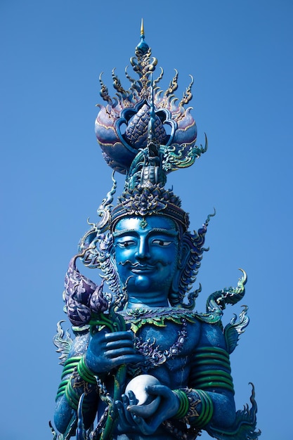Une belle vue sur le Temple bleu situé à Chiang Rai en Thaïlande