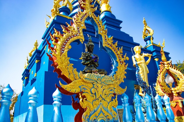 Une belle vue sur le Temple bleu situé à Chiang Rai en Thaïlande