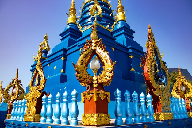 Une belle vue sur le Temple bleu situé à Chiang Rai en Thaïlande