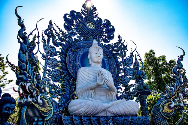 Une belle vue sur le Temple Bleu situé à Chiang Rai Thialand