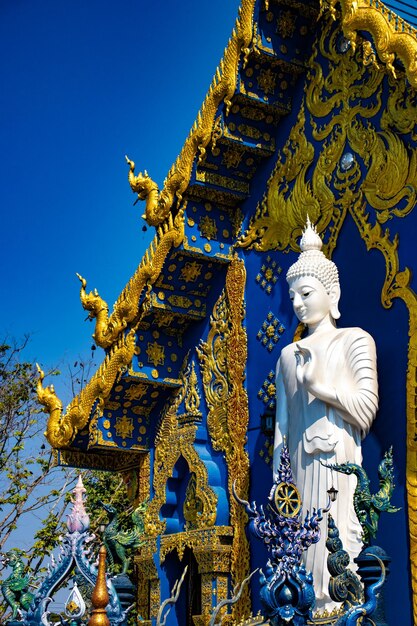 Une belle vue sur le Temple Bleu situé à Chiang Rai Thialand