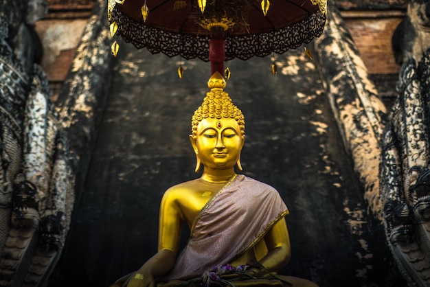 Une belle vue sur le temple bouddhiste situé à Chiang Mai Thaïlande