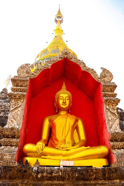 Une belle vue sur le temple bouddhiste situé à Chiang Mai Thaïlande