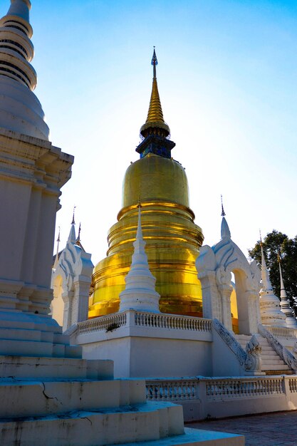 Une belle vue sur le temple bouddhiste situé à Chiang Mai Thaïlande