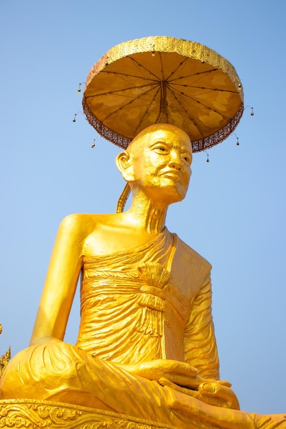 Une belle vue sur le temple bouddhiste situé à Chiang Rai en Thaïlande