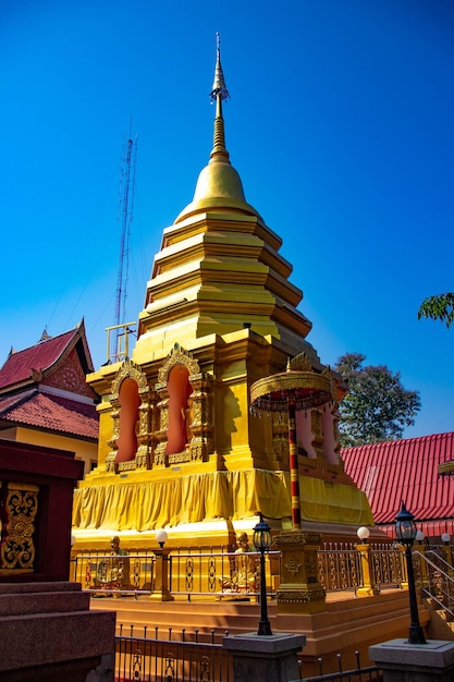 Une belle vue sur le temple bouddhiste situé à Chiang Rai en Thaïlande