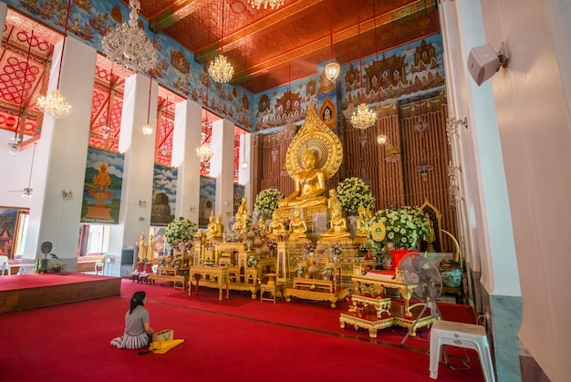 Une belle vue sur le temple bouddhiste Wat Songkran près de la rue Khao San Road à Bangkok en Thaïlande