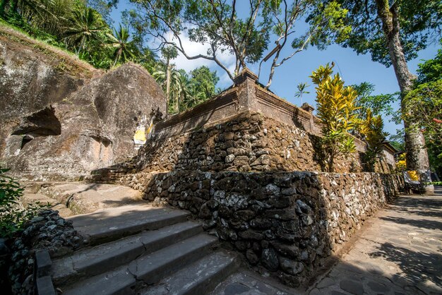 Une belle vue sur le temple Gunung Kawi situé à Bali Indonésie