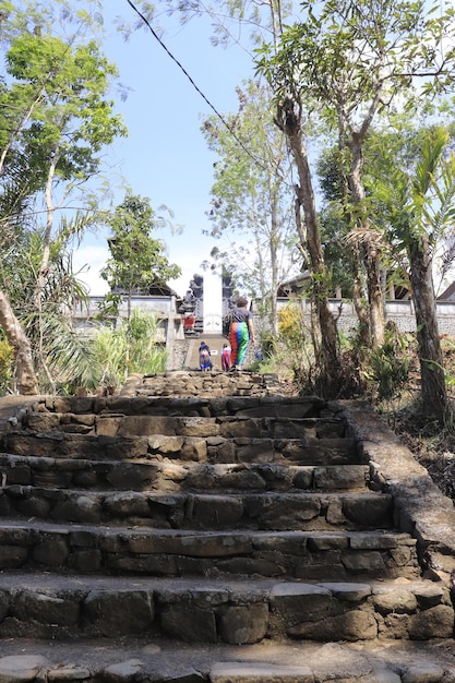 Photo une belle vue sur le temple de lempuyang situé à bali indonésie