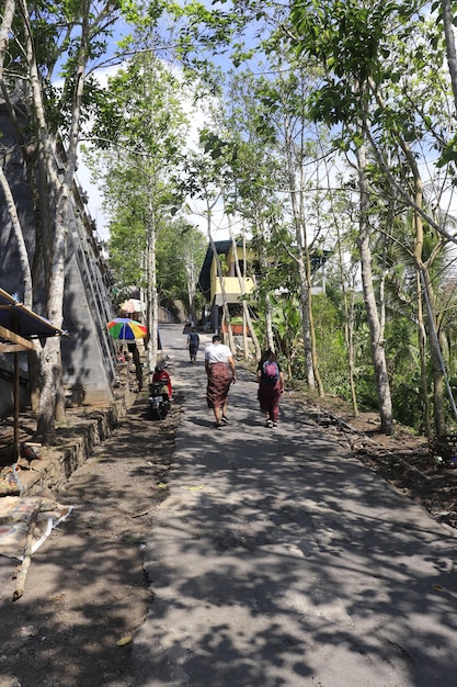 Photo une belle vue sur le temple de lempuyang situé à bali indonésie