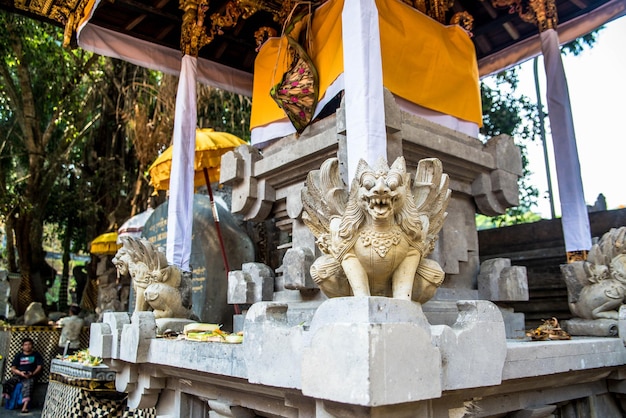 Une belle vue sur le temple Pura Tirta Empul situé à Bali Indonésie