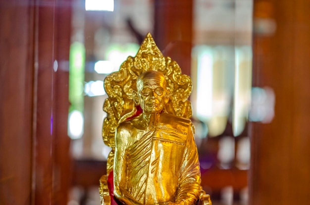 Une belle vue sur le temple Wat Paknam situé à Bangkok en Thaïlande