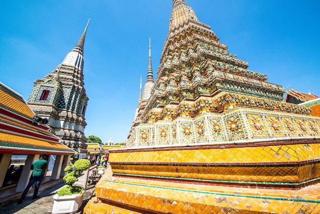 Une belle vue sur le temple Wat Pho situé à Bangkok en Thaïlande