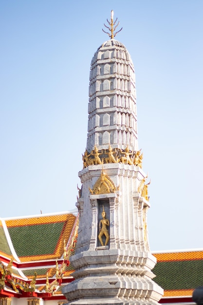 Une belle vue sur le temple Wat Pho situé à Bangkok en Thaïlande