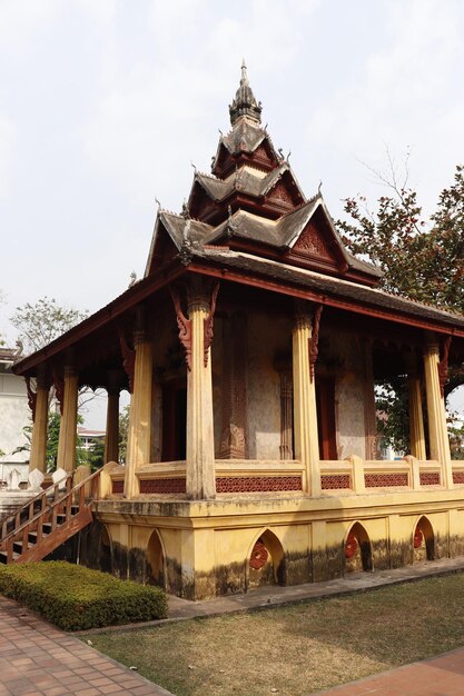 Une belle vue sur le temple wat sisaket situé à Vientiane au Laos