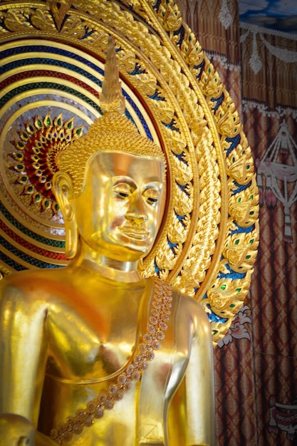 Une belle vue sur le temple Wat Songkran situé à Bangkok en Thaïlande