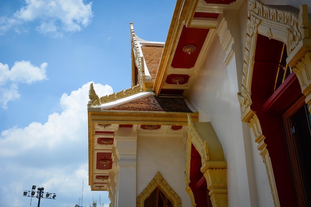 Une belle vue sur le temple Wat Traimit situé dans le quartier chinois de Bangkok en Thaïlande