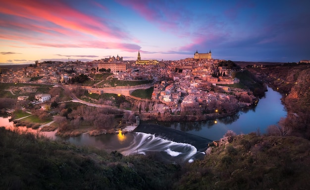 Photo belle vue sur la ville espagnole de tolède de castilla la mancha