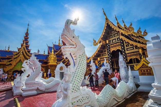 La belle de Wat Pipatmongkol est un temple bouddhiste