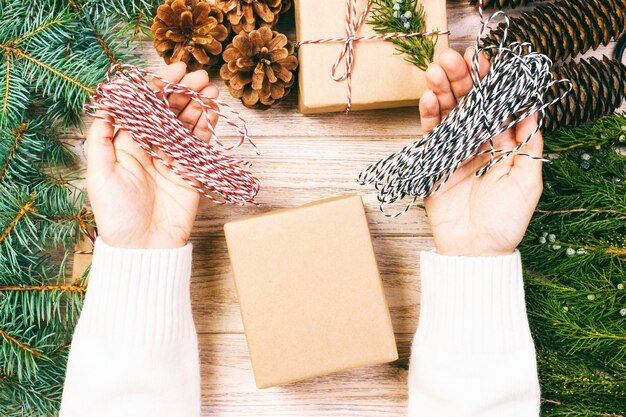 Photo belles décorations de noël sur la table