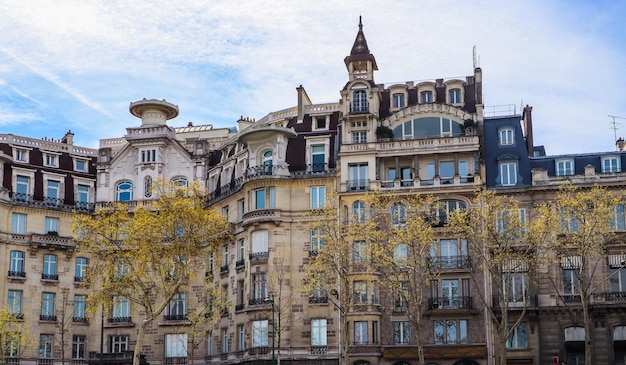 Belles façades de bâtiments historiques de paris france