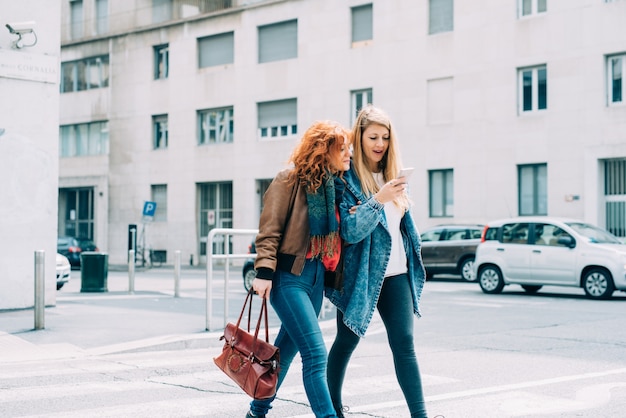 belles jeunes femmes