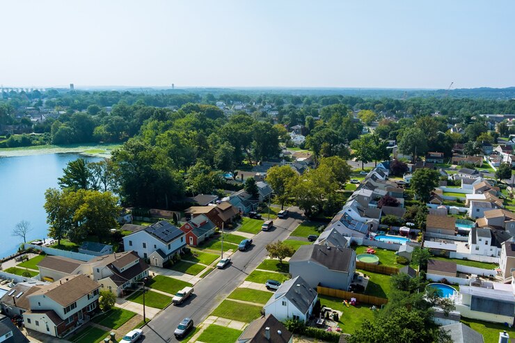 Photo belles maisons de ville américaines près du lac à sayreville new jersey