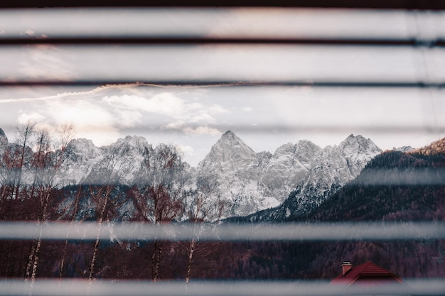 Belles montagnes enneigées