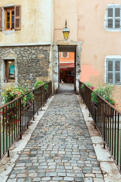 Photo belles rues de la ville d'annecy france