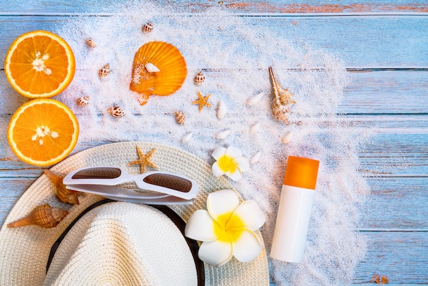 Belles Vacances D'été, Accessoires De Plage, Lunettes De Soleil, Chapeau Et Coquillages