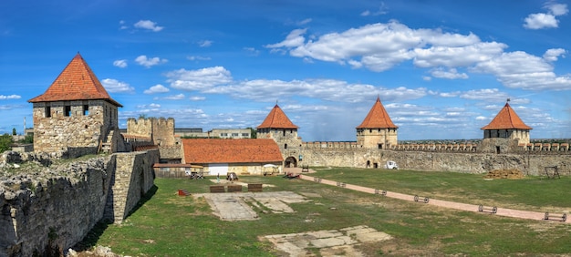 Bender, Moldavie 06.09.2021. Vue panoramique à l'intérieur de la forteresse de Tighina à Bender, en Transnistrie ou en Moldavie, par une journée d'été ensoleillée