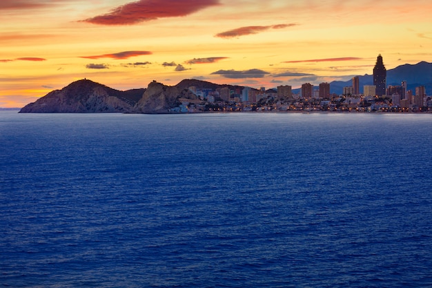 Benidorm Alicante coucher de soleil sur la plage de playa de poniente en Espagne