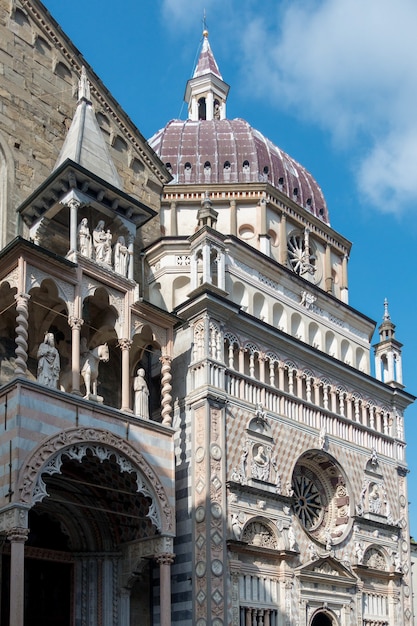 BERGAMO, LOMBARDIE/ITALIE - 26 JUIN : Basilique de Santa Maria Maggiore à Bergame le 26 juin 2017