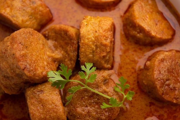 Besan Gatte Ki Sabzi ou Gatta Curry Recipe, menu populaire du Rajasthan pour le déjeuner ou le dîner