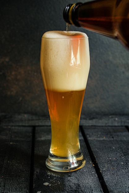 bière dans une boisson en verre