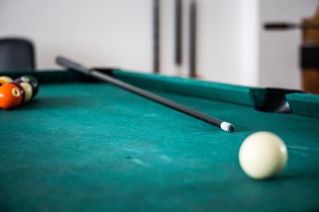 Billard dans un bar quittant le temps