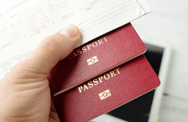 Billets d'avion, passeports et carte de crédit, tourisme et planification