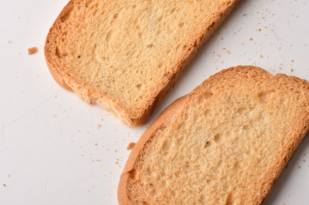 Biscotte croustillante ou toast pour une vie saine