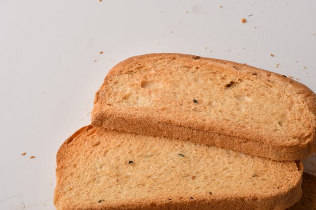 Biscotte croustillante ou toast pour une vie saine