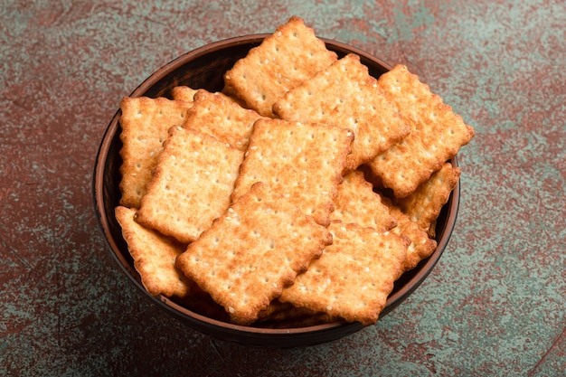 Biscuit au sésame cracker cracker sur différents arrière-plans